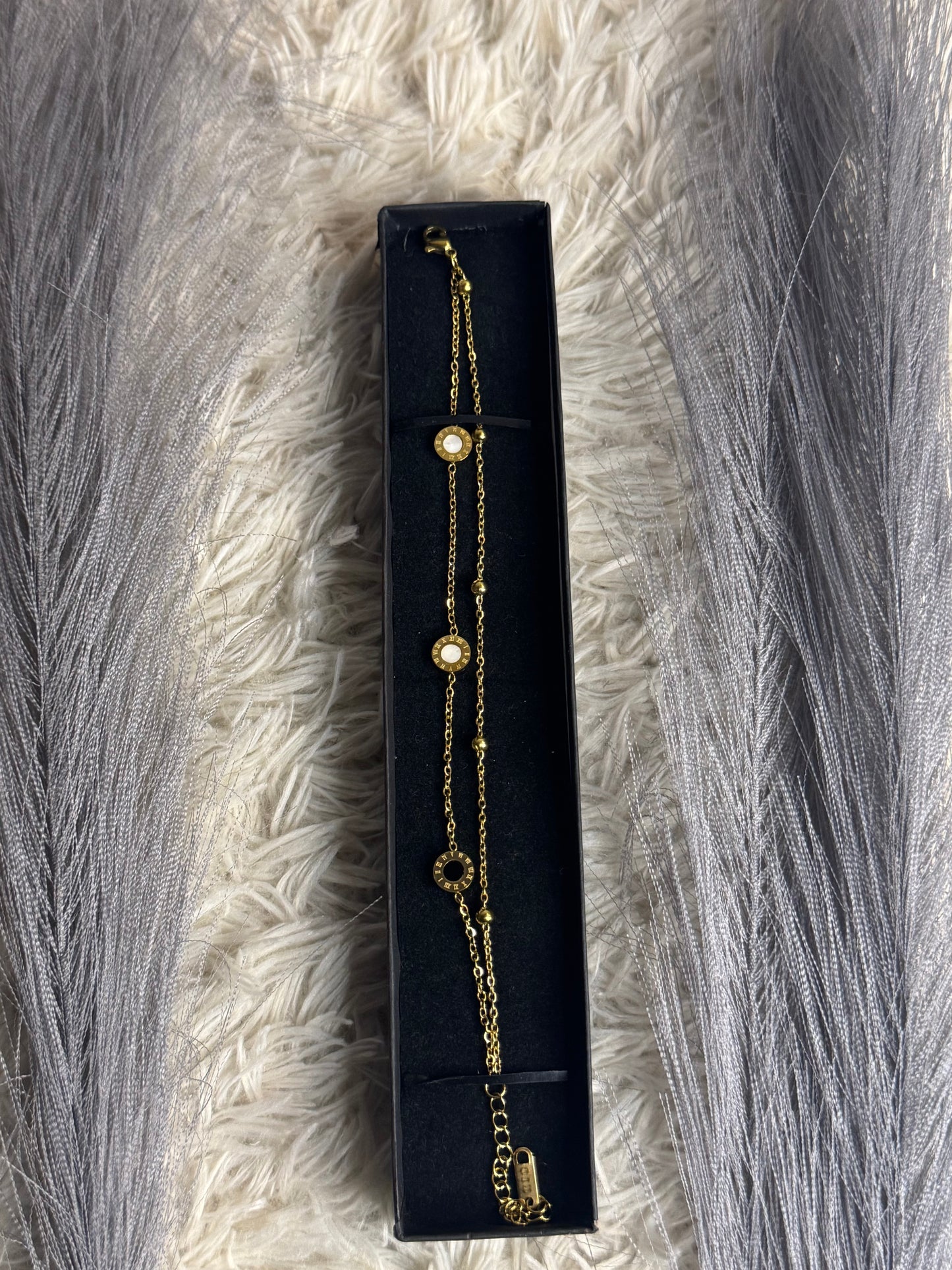 Stainless steel adjustable golden circle charm bracelet