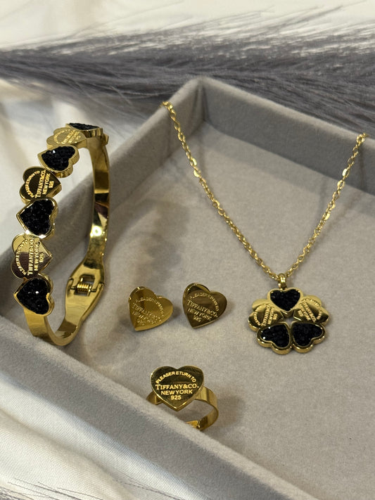 Charms of hearts ensemble set